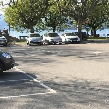 Piccolo Porto Di Cerro 라베노-몸벨로