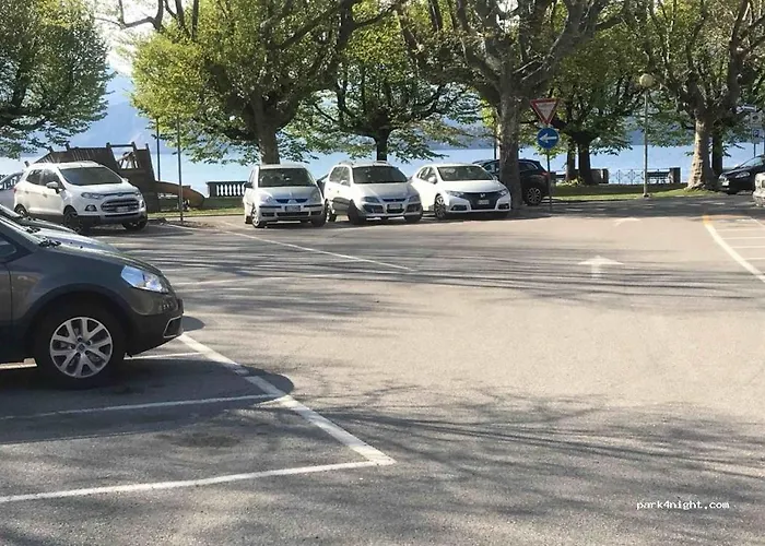 Piccolo Porto Di Cerro 라베노-몸벨로