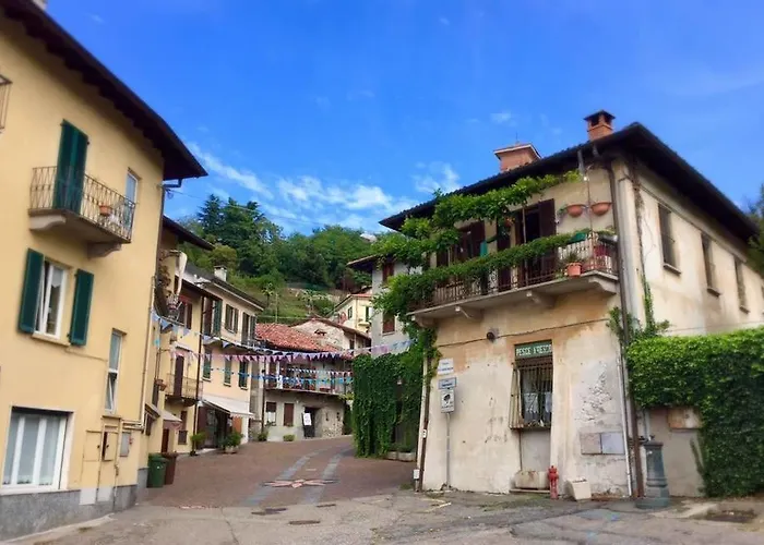 Piccolo Porto Di Cerro * 라베노-몸벨로