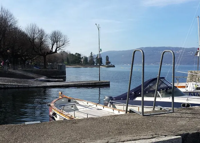 Piccolo Porto Di Cerro * 라베노-몸벨로