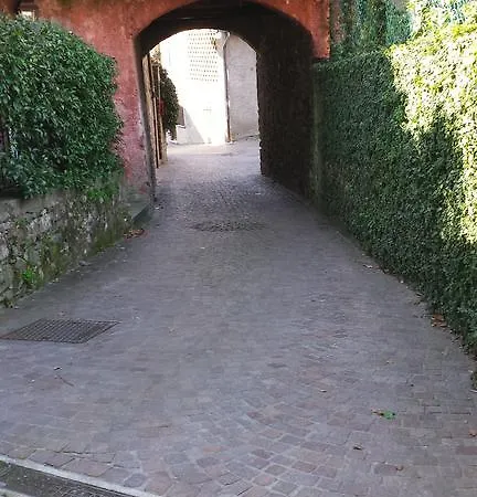 Piccolo Porto Di Cerro Апартаменты