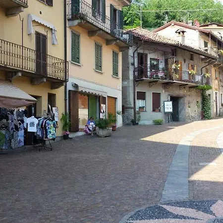 Piccolo Porto Di Cerro *